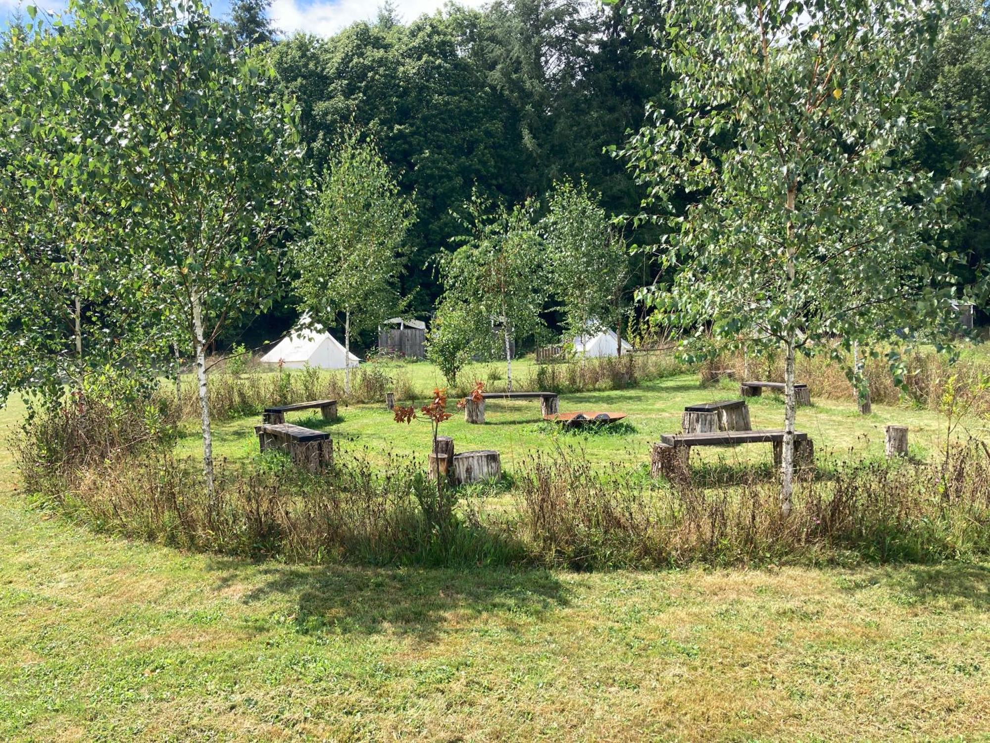 Hotel Au Pre Fleuri Eco Glamping à Le Lindois Extérieur photo