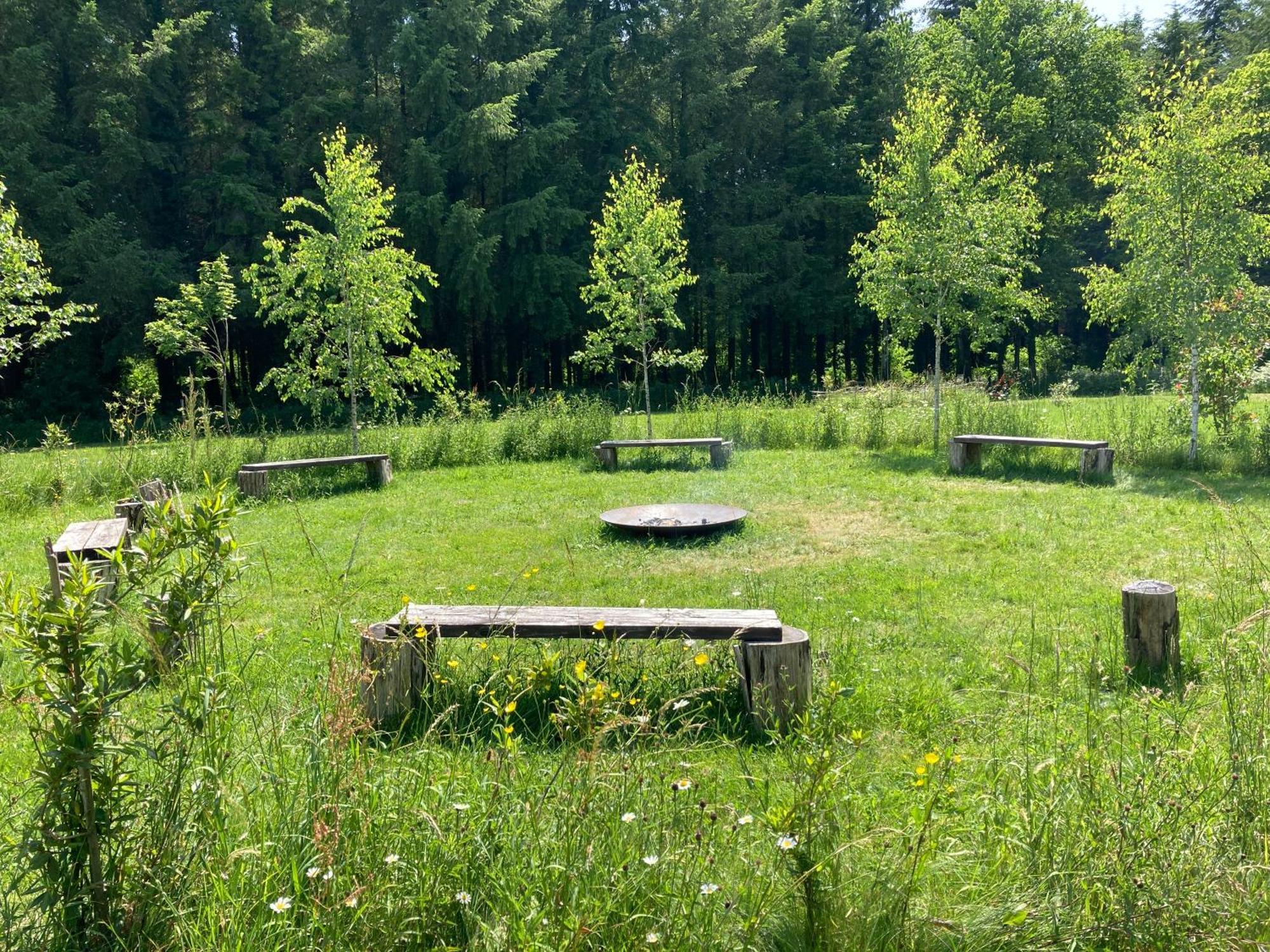 Hotel Au Pre Fleuri Eco Glamping à Le Lindois Extérieur photo