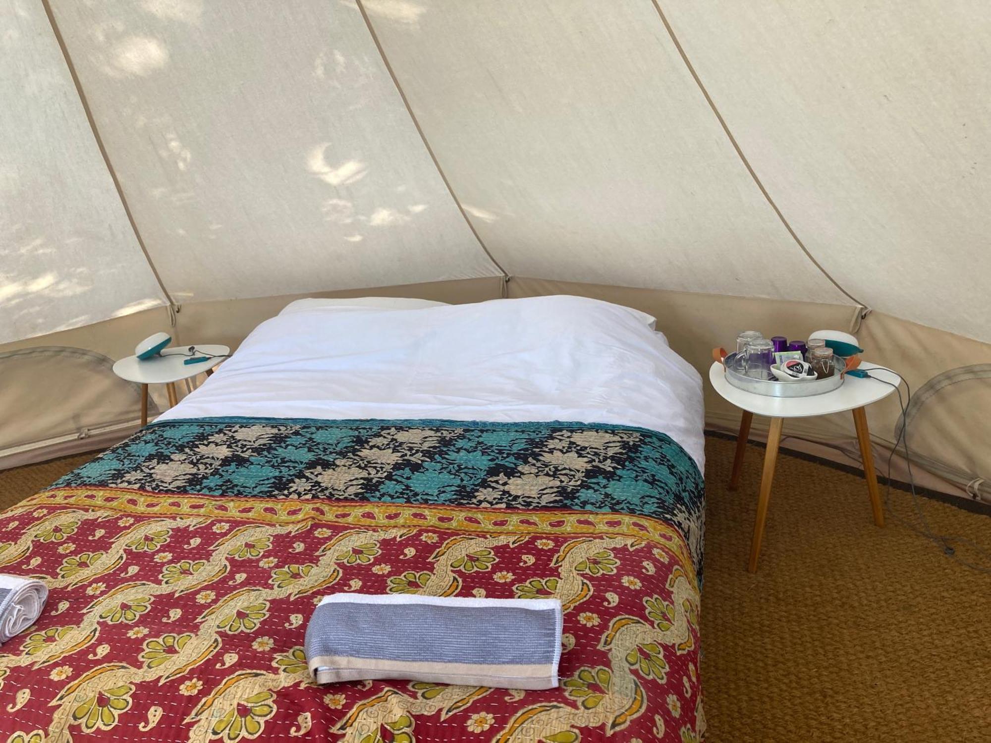 Hotel Au Pre Fleuri Eco Glamping à Le Lindois Extérieur photo